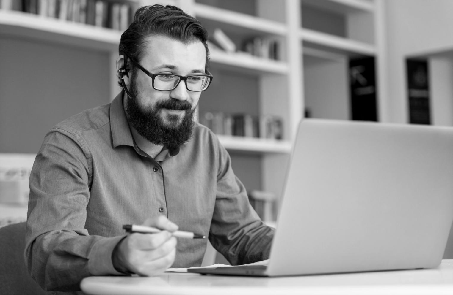 Bureau moderne à Strasbourg avec espace de consultation financière